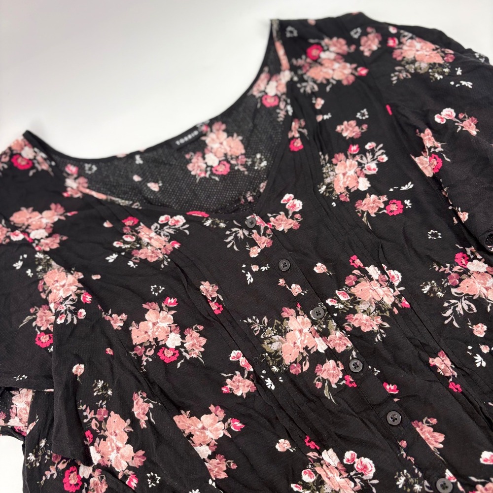 Torrid Women Black Pink‎ Floral Flutter Sleeve Button Blouse Plus Sz
 2 no tag